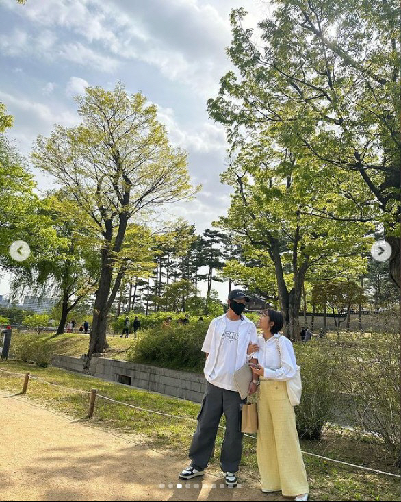 '김태희 올케' 이보미, ♥이완과 경복궁 데이트.."마스크 뚫은 비주얼"