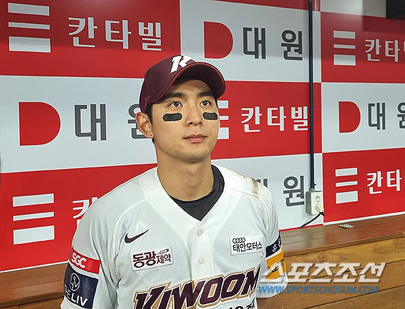'팀 OPS 8위' 영웅은 외롭다…이정후가 체감하는 거인의 그늘 "뒤에 …