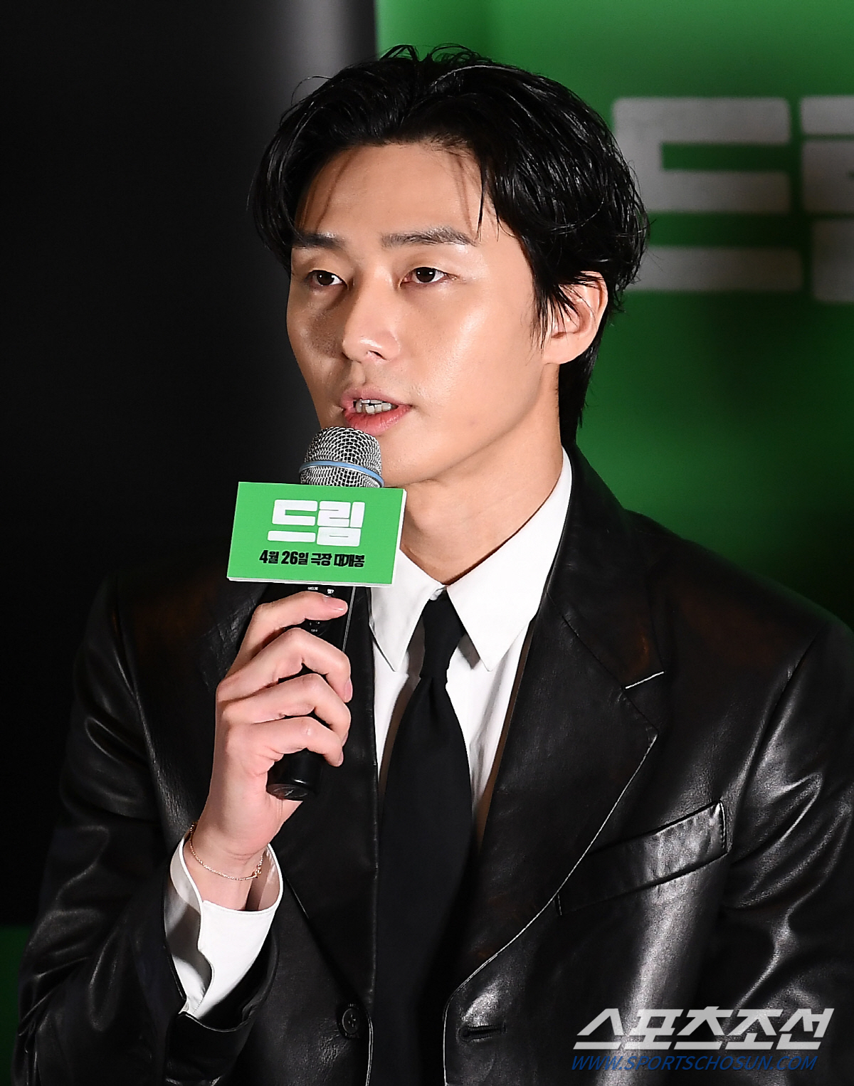 [SC현장] "장르가 이병헌 감독" …박서준X아이유, 韓영화 책임져 '드…