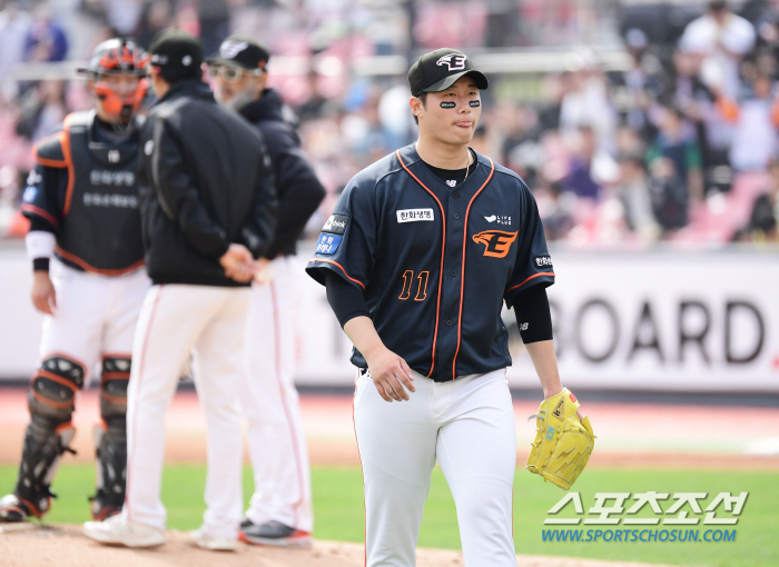한화 1선발 스미스 유고 상황 3주째…17일 재검진서 호전됐다 진단, 복…