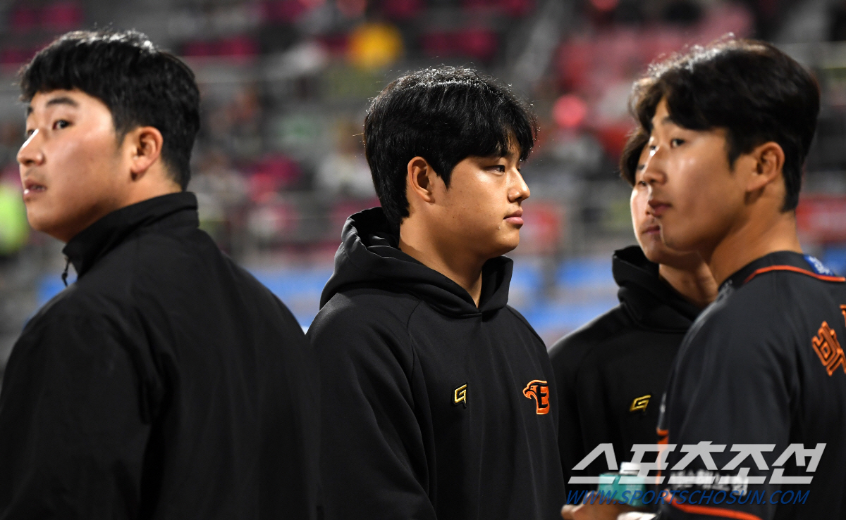 한화 1선발 스미스 유고 상황 3주째…17일 재검진서 호전됐다 진단, 복…