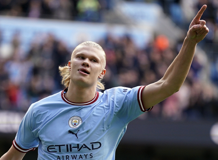 'EPL 38경기 체제 최다 32골' 괴물 홀란드, 그의 특별 비기는 '…