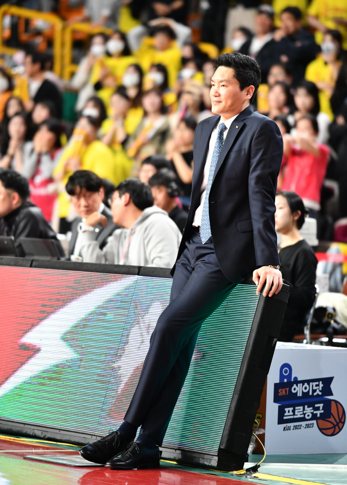 [현장인터뷰] 충격! 최준용 시즌 아웃. SK 전희철 감독 "최준용은 챔…
