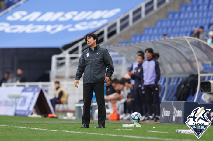 수원 이병근 감독 사퇴 아닌 이례적 '경질' 발표 왜, 최성용 대행체제 …