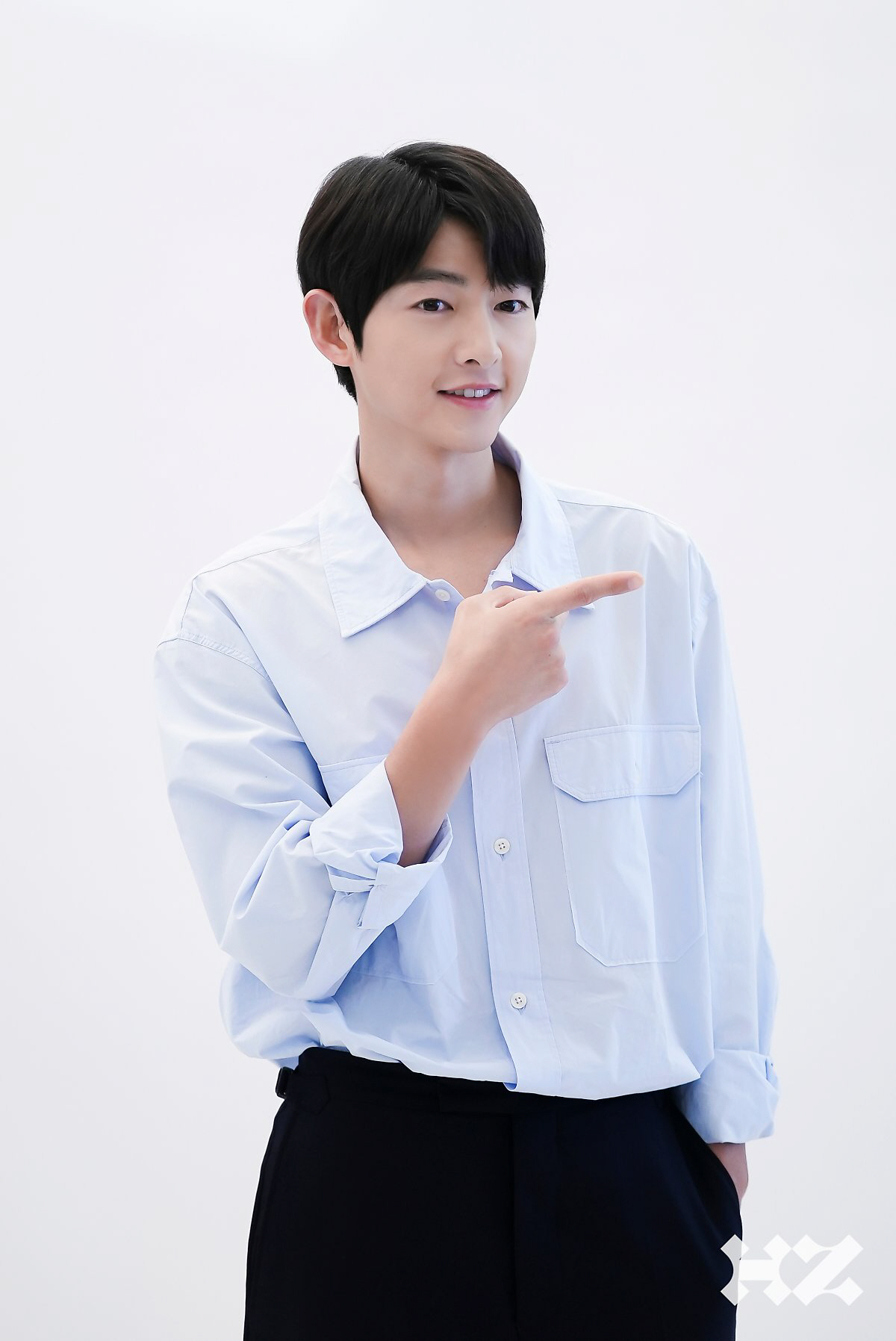 '케이티♥' 송중기, 칸 입성 앞두고 '훈훈한 비주얼' 포착