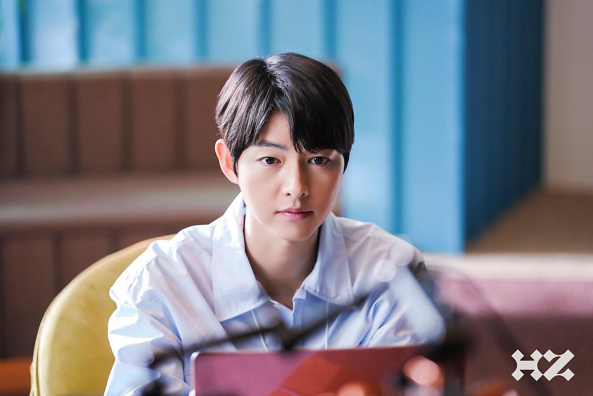 '케이티♥' 송중기, 칸 입성 앞두고 '훈훈한 비주얼' 포착