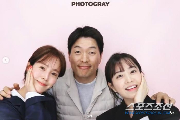 '동안 국가대표' 한지민♥박보영, '귀엽뽀짝' 비주얼…41세·33세에 '…