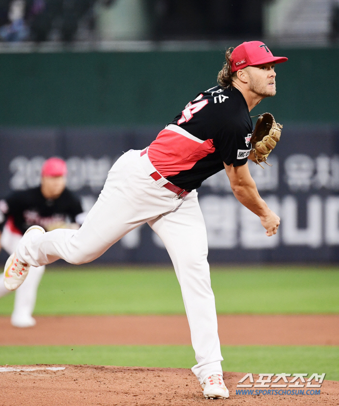 '3연속 QS' 6무원의 조기퇴근, 절실했던 4연패 KIA의 승부수…결과…