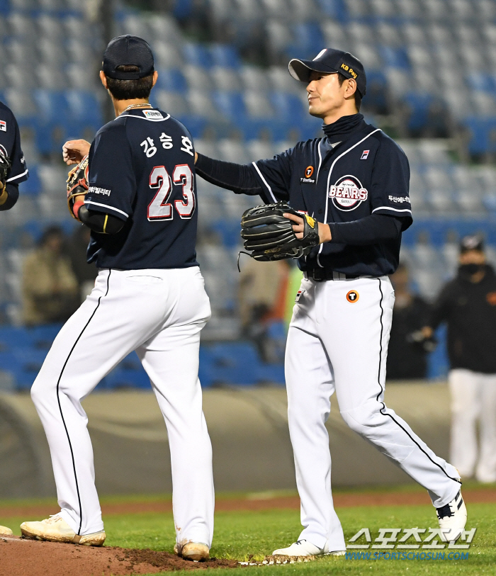 "언제 역할 다할까 했는데…" 투수전 침묵 깬 한 방, 이래서 '베테랑'…