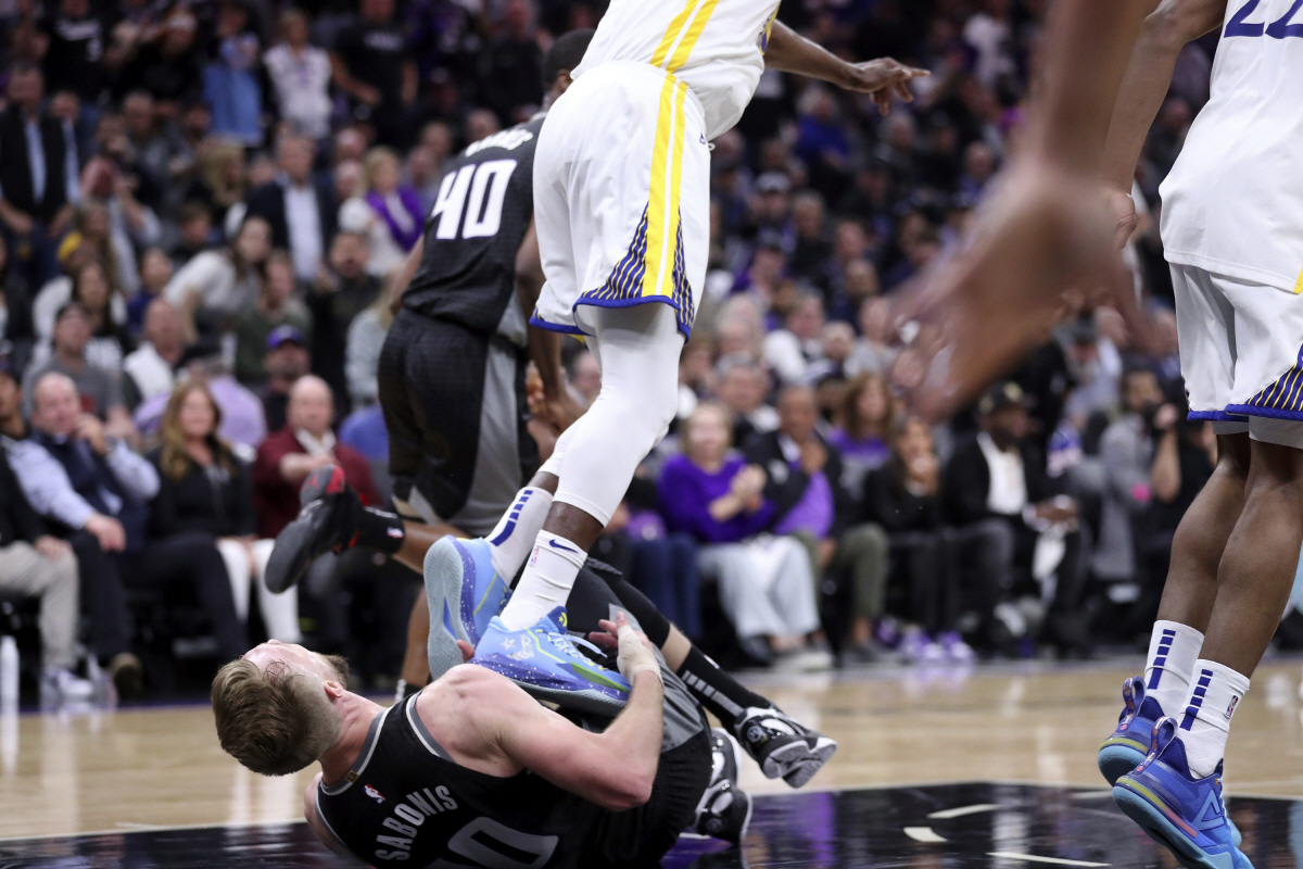 8년째 되풀이 D 그린 몰상식 플레이. '믿을 구석' NBA '비상식' …