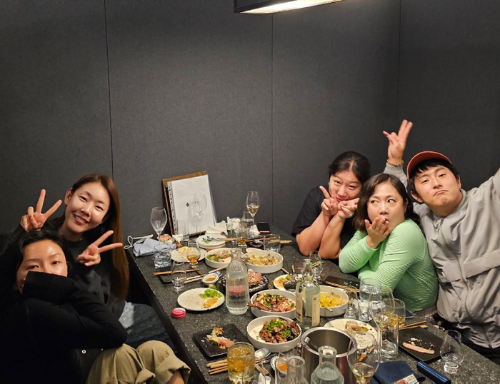 '나 혼자 안 사는' 이시언, 한혜진→기안84 '나혼산' 멤버와 얼큰 회…