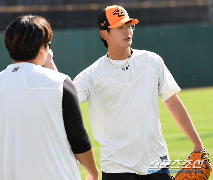 '볼 너무 좋은데!' 1군 콜업 슈퍼루키 김서현..'불안한 한화 뒷문에 …
