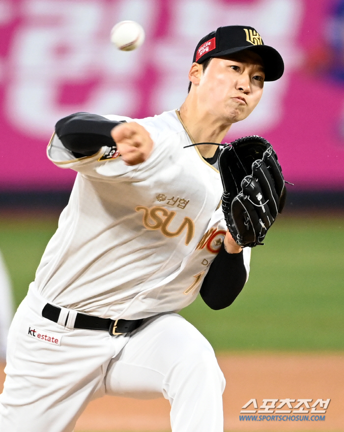 '박병호 멀티히트+엄상백 첫승' KT, 마법같은 3연승…SSG 4연패 수…