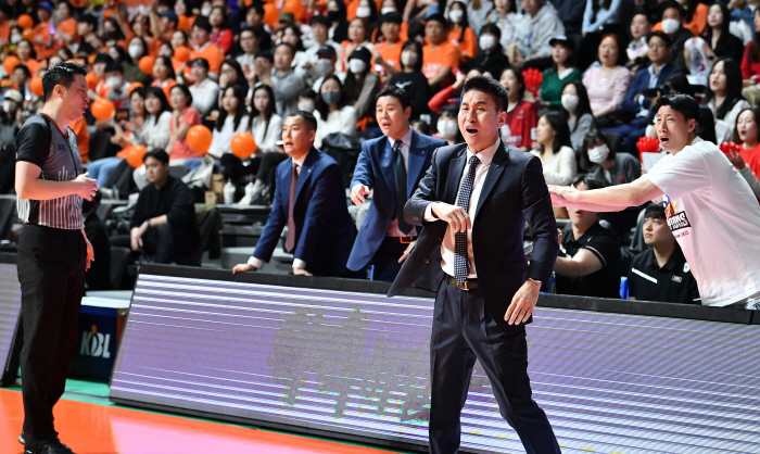 [현장인터뷰] KGC 김상식 감독 "김승기 감독 고생 많았다. 캐롯 농구…