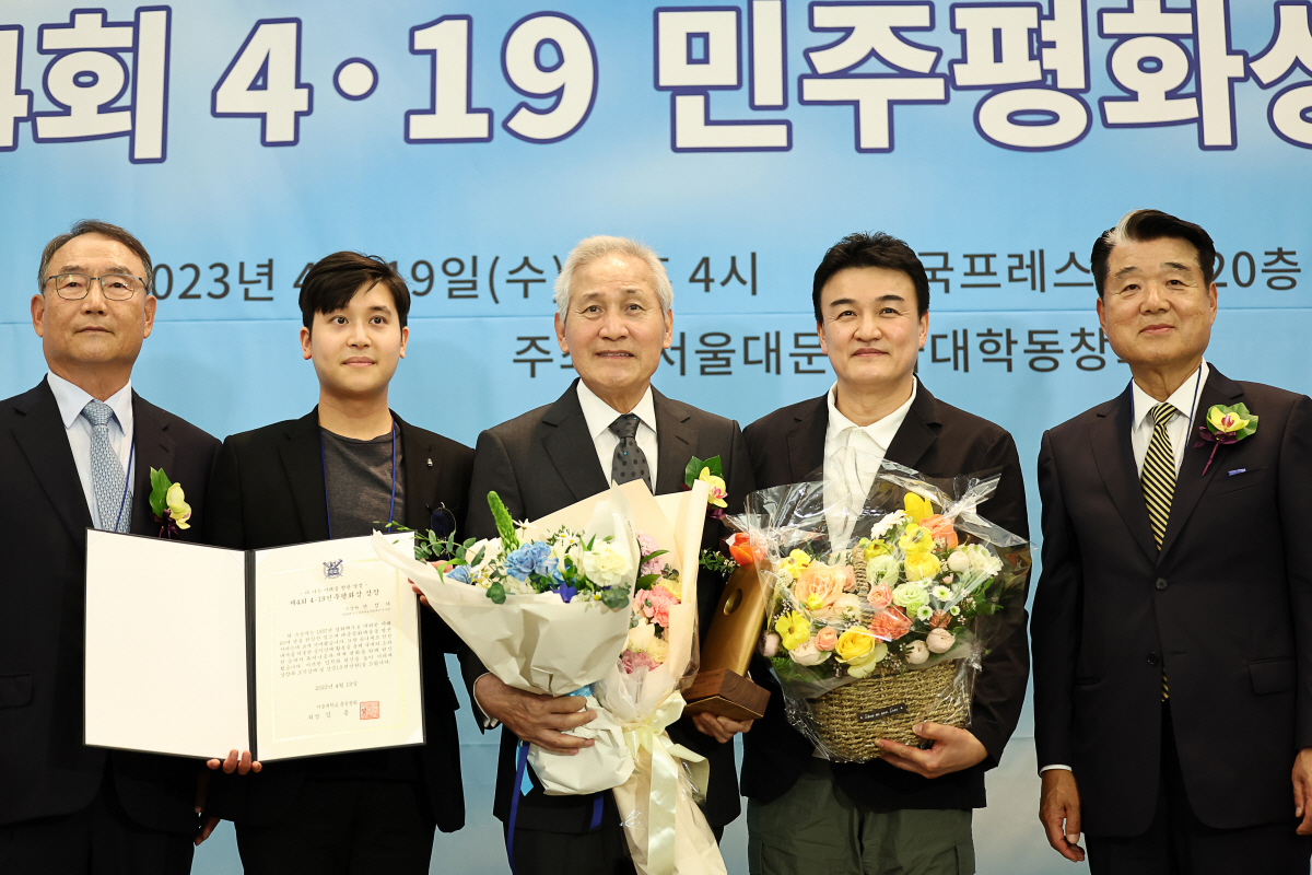 '혈액암 투병' 안성기, 백발에 부기 가라앉은 얼굴 "거의 건강 회복" …