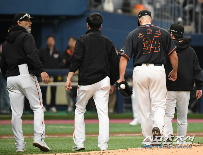 60개 던지고 사라졌다…100만 달러 에이스, 이대로 결별 수순?
