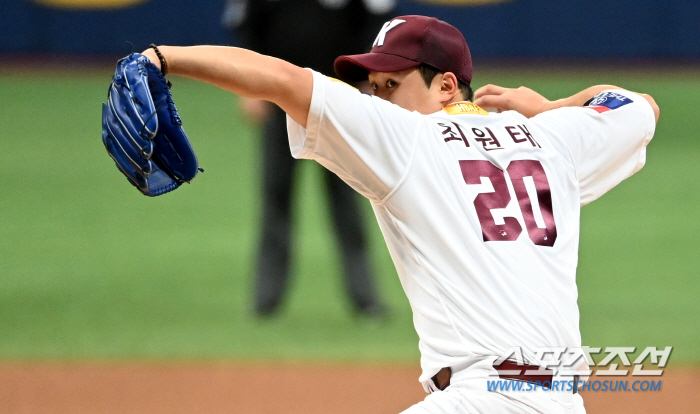 'KS 마무리→선발 변신'의 역지사지, "달라진 건 책임감" 리그 최강 …