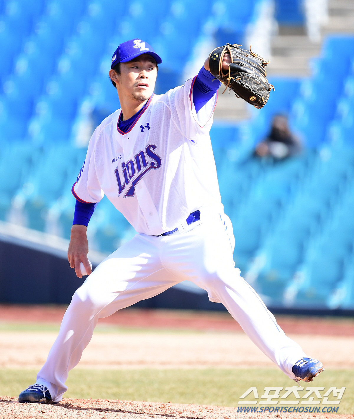 "2군서 끌어모으고 있다" 선발진 두자리 공백→슈퍼루키도 가세, 5선발 …