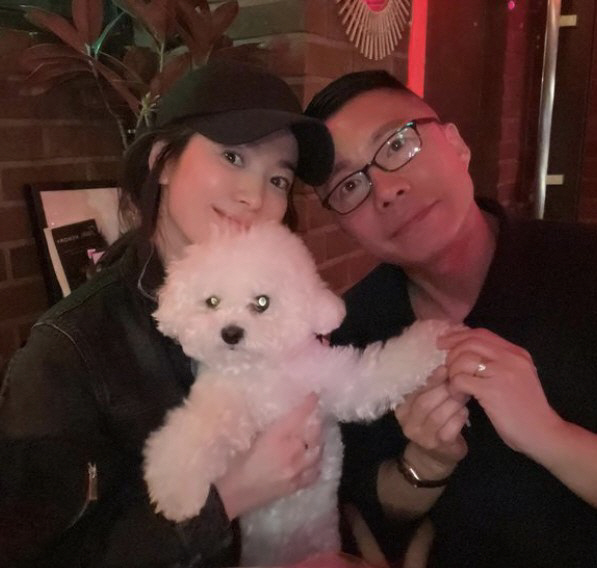 송혜교, '오랜 남사친'과 이러고 노네…문동은 벗고 찐미소 폭발
