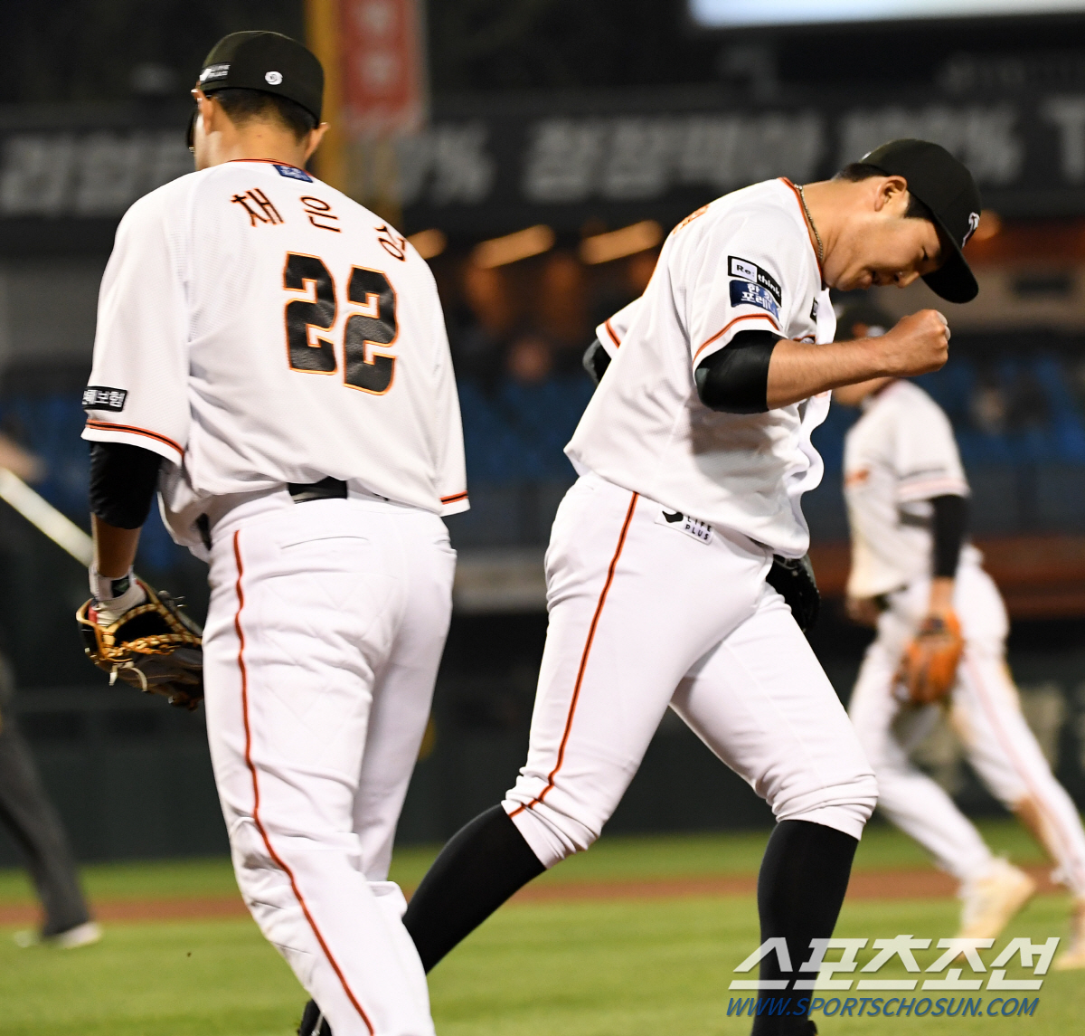 "이제 뒷문 걱정 안 해도 되나" 돌고돌아 '마무리'는 박상원, '158…