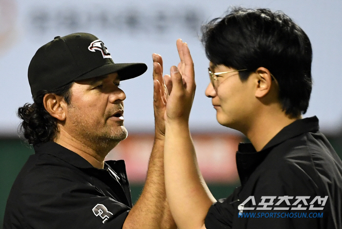 "나는 행복합니다" 160km 듀오 문동주·김서현 강속구에 '속이 뻥'.…