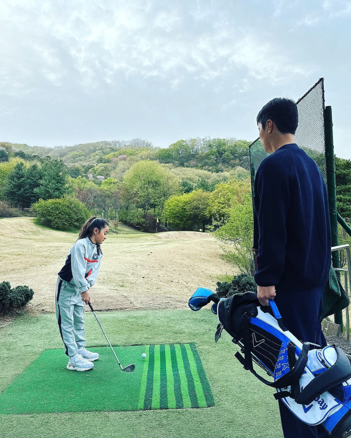 벌써 골프 조기교육? '소이현♥' 인교진, 딸과 럭셔리 일상