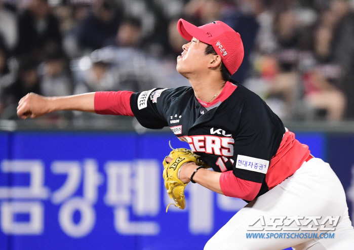 보직 변경→연투도 OK…KIA 잠수함, 결연함으로 헤쳐 나아가고 있다[부…