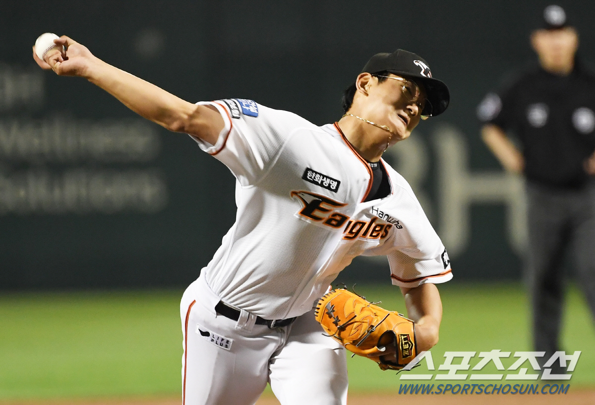 "변화구 금지야" 악몽까지 꾼 생애 첫 피홈런…160㎞ 괴물 루키 성장시…