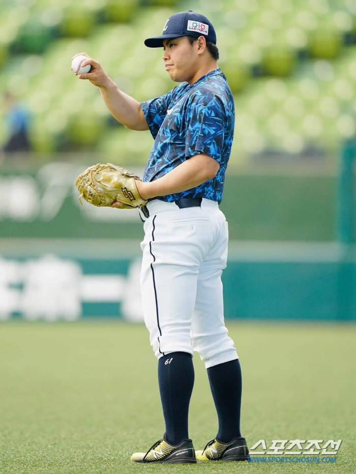 선발전환 위해 WBC 대표 포기, 지난해 '홀드왕'이 다승 공동 1위, …