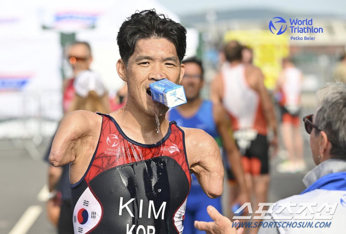 "우리생애 최고의 아이언맨" 양팔 없는 '철인3종 국대'김황태의 중꺾마[…