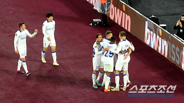 [UECL현장]'홍현석 헨트 선제골 시작적' 헨트 1-1 웨스트햄 전반 …