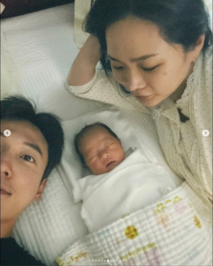 허니제이, 카리스마 실종된 '딸맘' 미소 "세식구가 함께여서 행복"