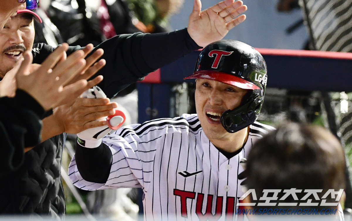 "강남이 만큼…" 홈런 1위 등극에도 웃지 못한 65억 포수의 두가지 스…