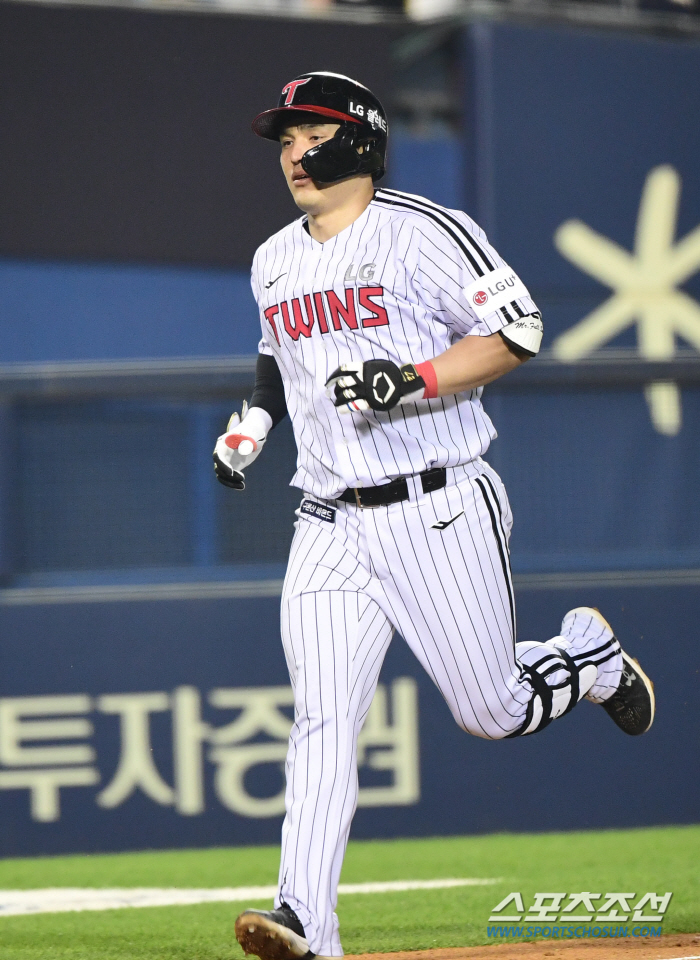 "강남이 만큼…" 홈런 1위 등극에도 웃지 못한 65억 포수의 두가지 스…