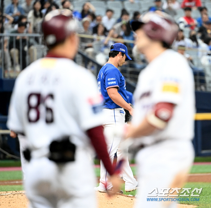'전설의 마무리→불펜행' 고심 끝 결단, 오승환에게 전한 박진만 감독의 …