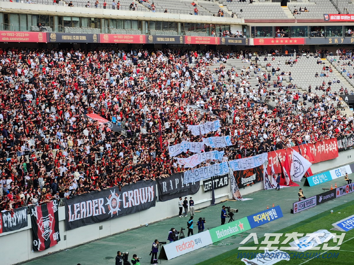 [현장에서]'실력으로 이뤄낸 꼴등' 추락한 전통의 명가, 수원 삼성에 남…