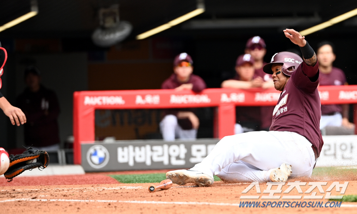 '발 재간 살아있네~' KBO 2회차 외인의 홈플레이트 앞 급브레이크, …