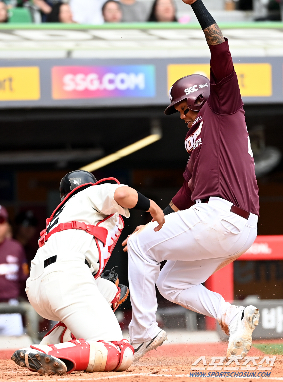 '발 재간 살아있네~' KBO 2회차 외인의 홈플레이트 앞 급브레이크, …