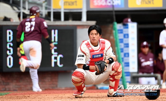 '발 재간 살아있네~' KBO 2회차 외인의 홈플레이트 앞 급브레이크, …
