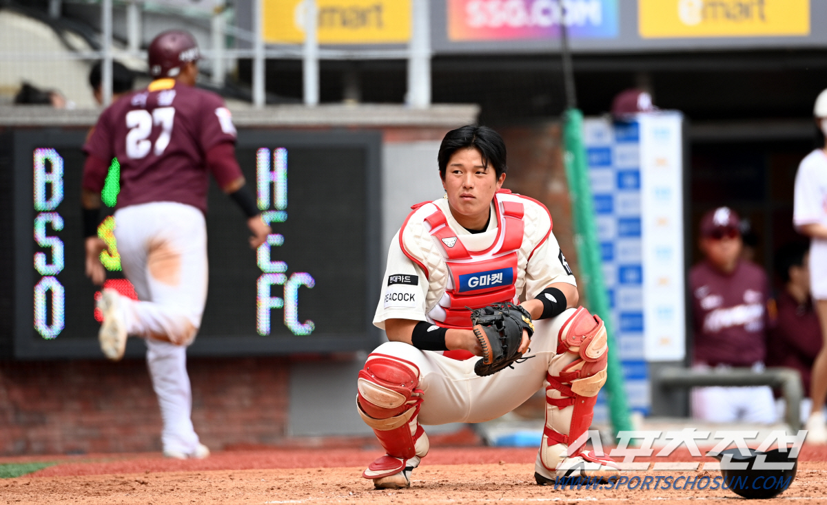 '발 재간 살아있네~' KBO 2회차 외인의 홈플레이트 앞 급브레이크, …
