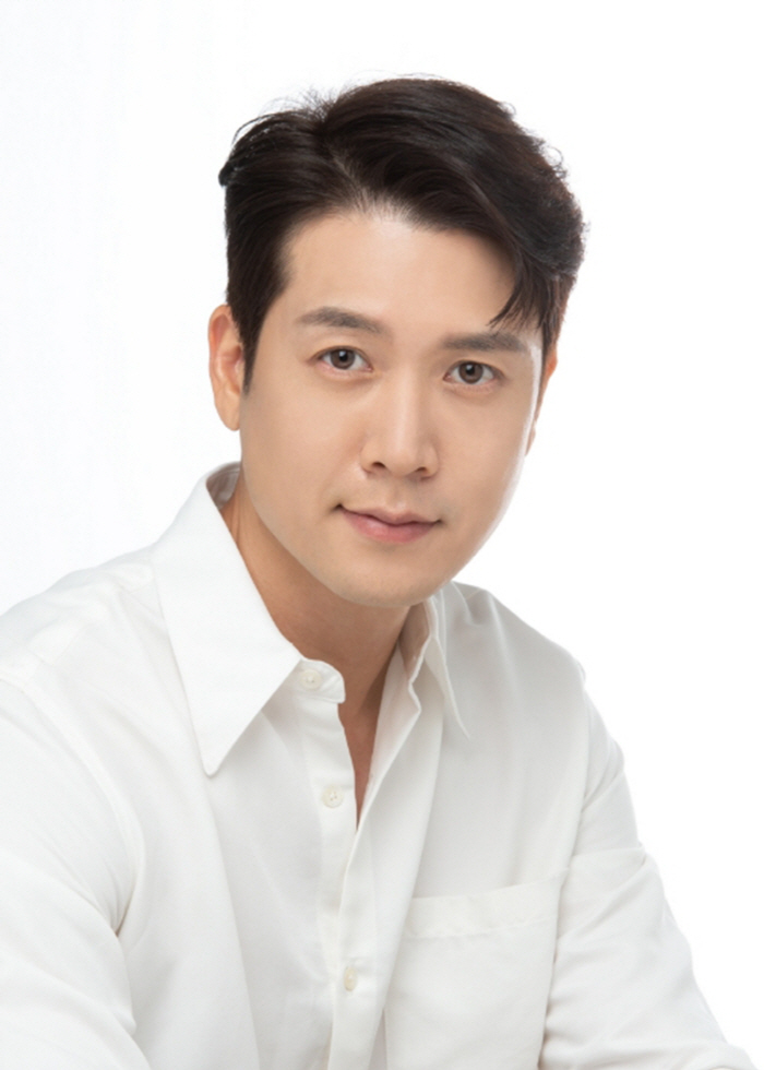 [공식] '소식 뜸했던' 조현재, UL엔터와 전속계약 체결..김성균과 한…
