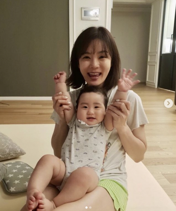 채림, 홀로 아들 키우는 싱글맘의 '행복한 미소' "꿈 같은 시간"