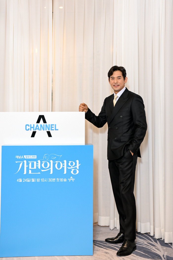 [SC현장] "살인·강간·마약 넘을 女 복수극"…'가면의 여왕' 김선아-…