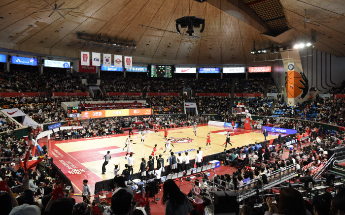 챔프전 '피켓팅', KBL 역대 최고 입장 수입 경신 '역대급 시즌'