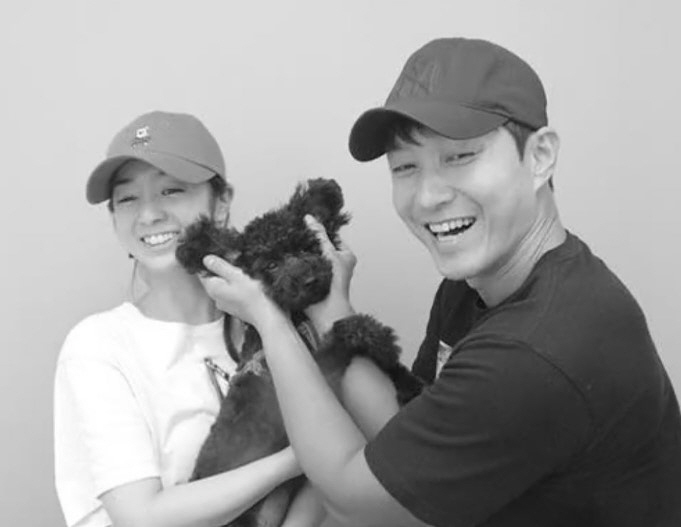 '심형탁♥' 18살 연하 사야 "파이팅하며 살게요"…꿀 뚝뚝 가족사진 공…