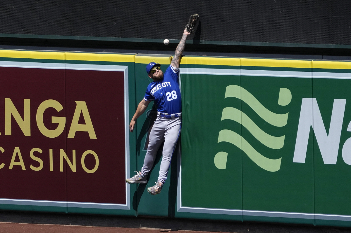 트라웃-오타니 24번째 동반 홈런, LAA 16승8패 승률 66.7%, …