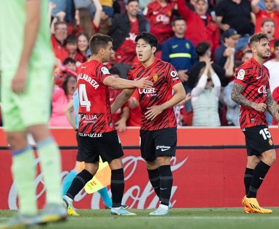 '세기의 이적설' 폭풍 질주→첫 멀티골, 이강인 또 韓 축구 역사 새로 …