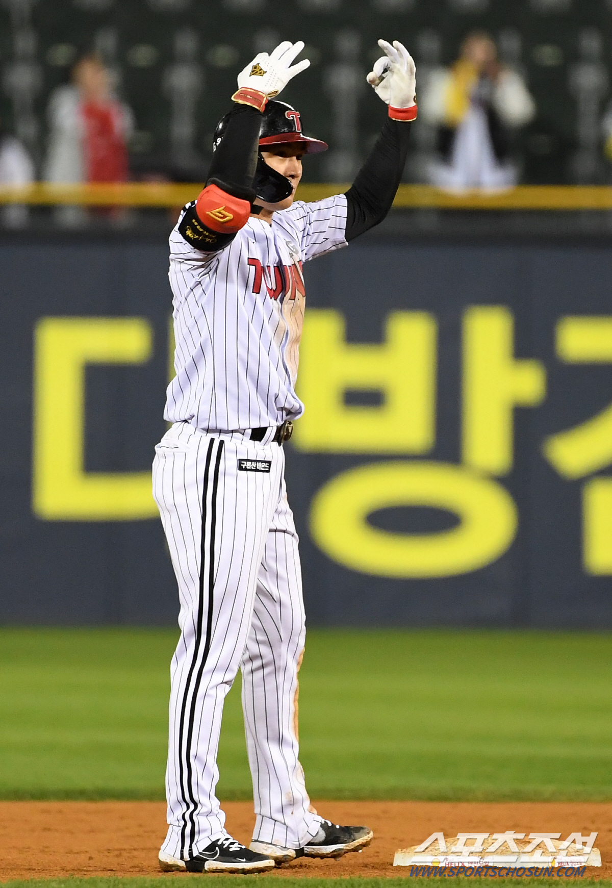 '오지환이 끝냈다!' LG, SSG 꺾고 이틀만에 1위 재탈환[잠실 리뷰…