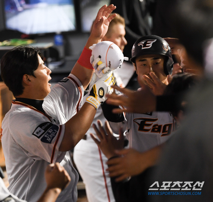 "홈런 좀 봅시다" 한화 팀 홈런 7개 중 4개는 채은성, 경기당 '0.…
