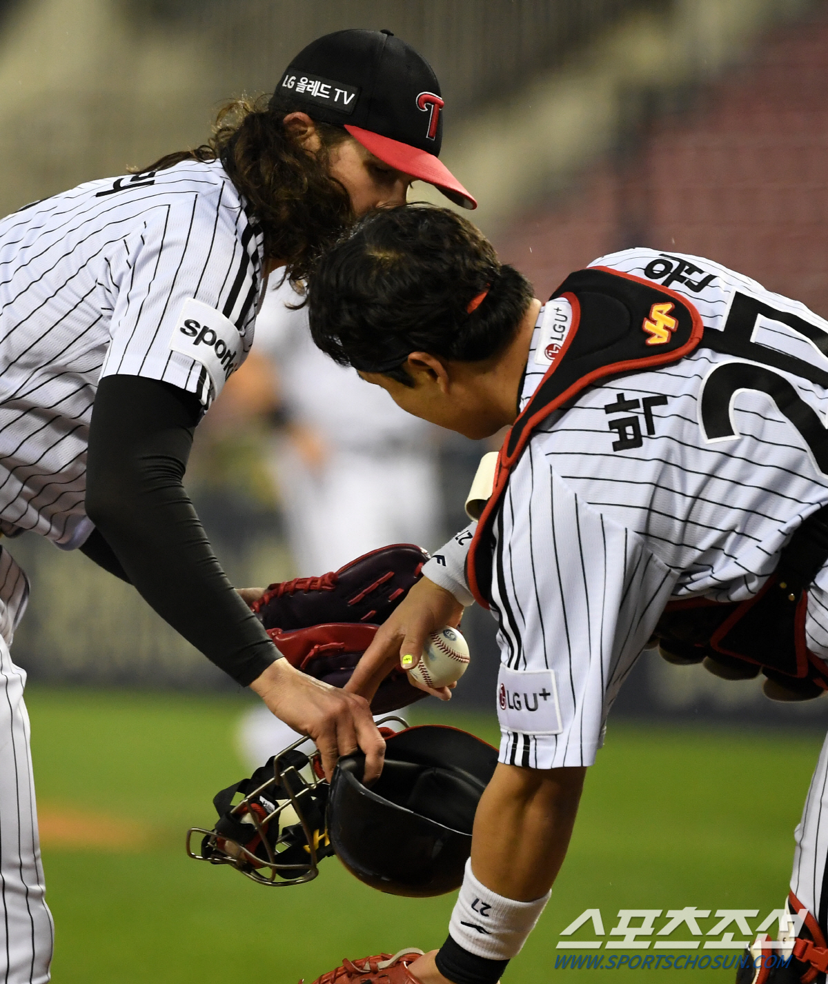 '오 마이 갓' 사라진 삼진콜에 욱한 켈리..'흔들릴 뿐 에이스는 무너지…